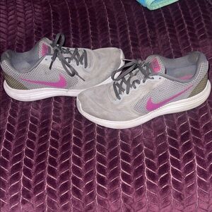 Women's Gray and Purple Athletic Shoes